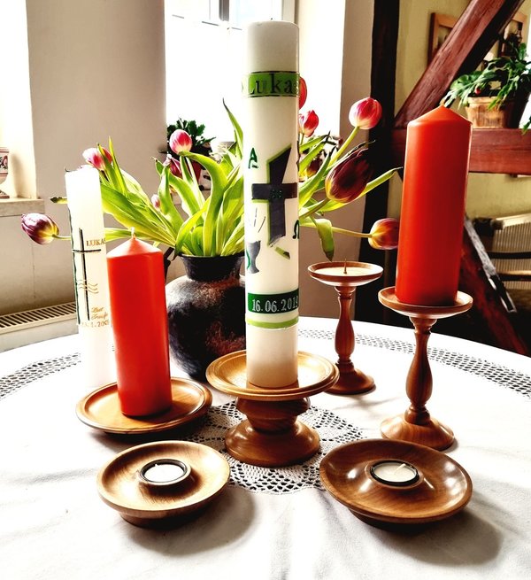 Kerzenhalter mit Teelicht, gedrechselt, 14,5cm