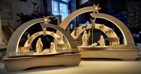 Eichsfelder-Bogen „Heilige Familie", mit Südtiroler Figuren, LED-beleuchtet